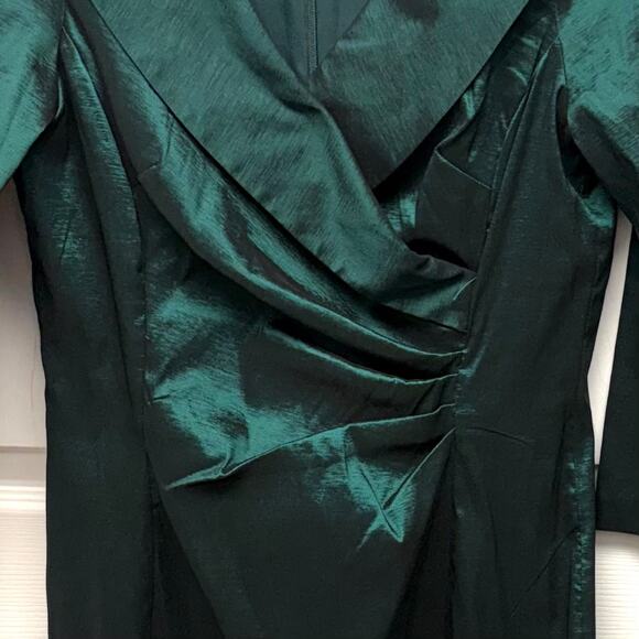 Alex Evenings Green Taffeta Cocktail Dress, V Neck, Ruched Waist, Size 8 - Picture 6 of 8